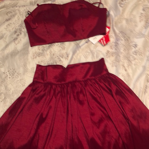 Dresses & Skirts - Size 9 color red